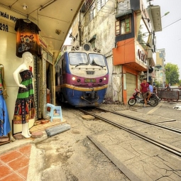 기차와 어우러져 살고 있는 하노이 사람들의 삶